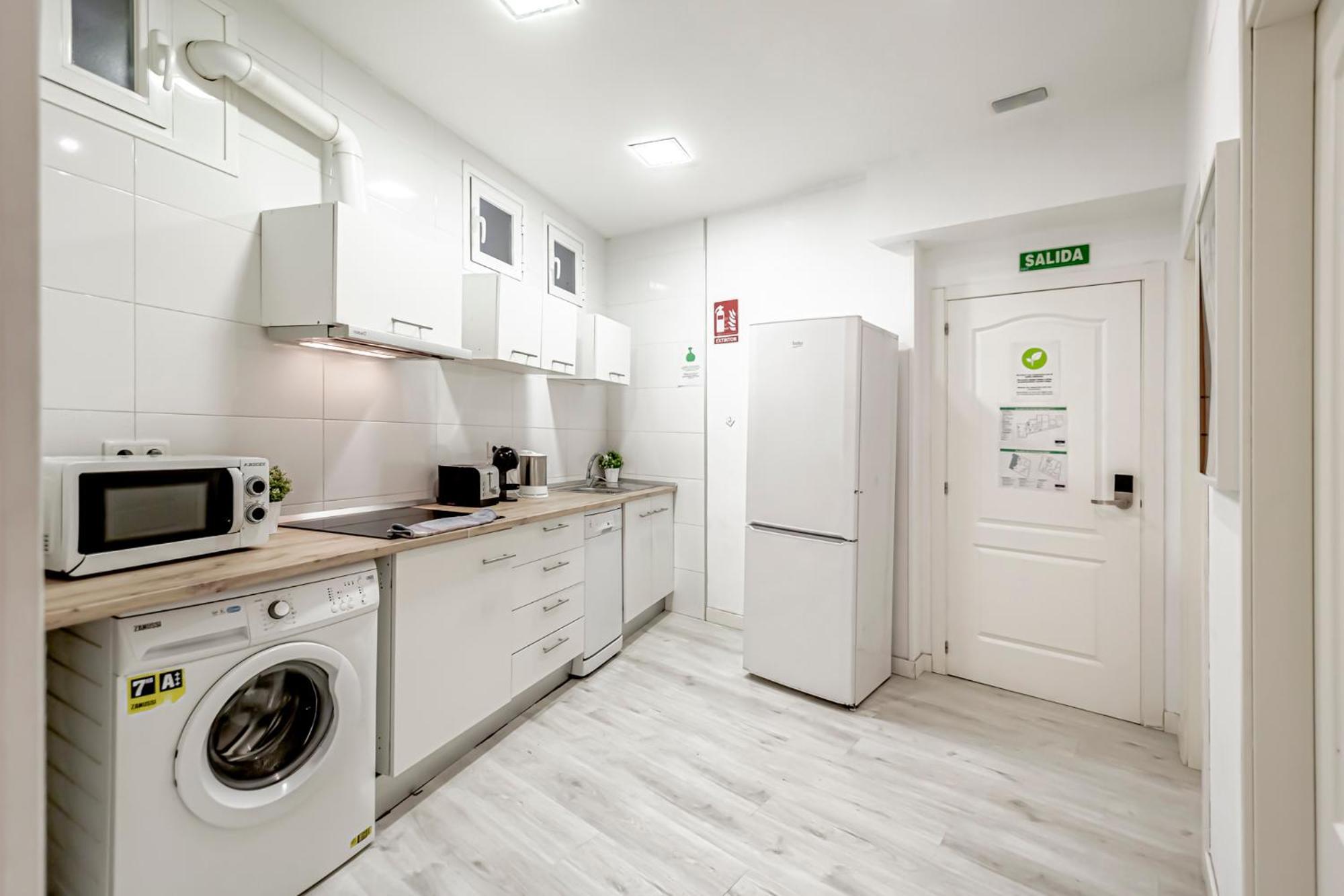 Atocha Arrendamiento De Temporada Apartamento Madri Exterior foto